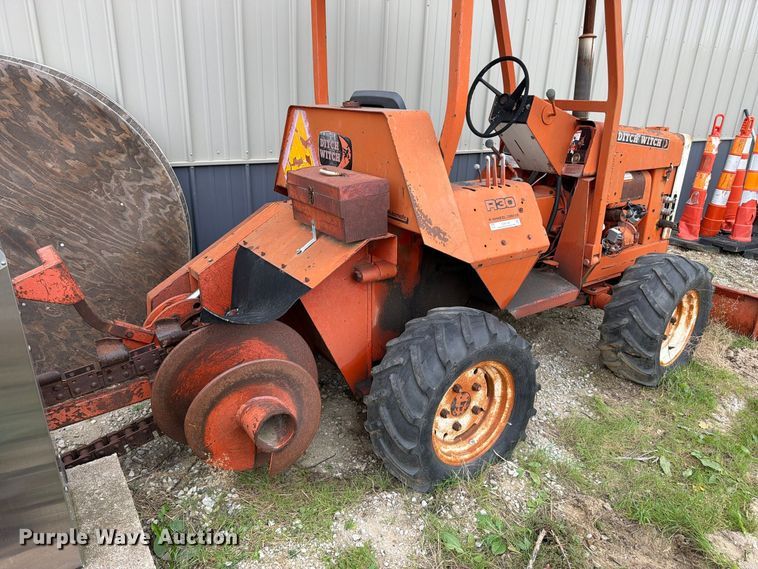 image for item EW5188 Ditch Witch R30 trencher