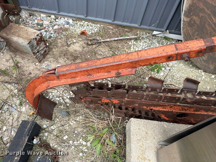 image for item EW5188 Ditch Witch R30 trencher