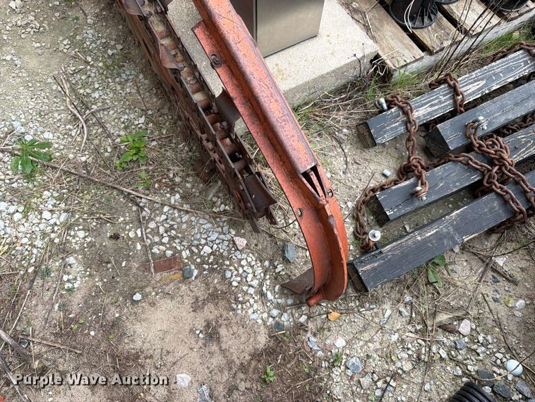 image for item EW5188 Ditch Witch R30 trencher