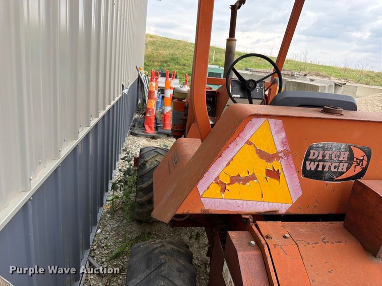 image for item EW5188 Ditch Witch R30 trencher