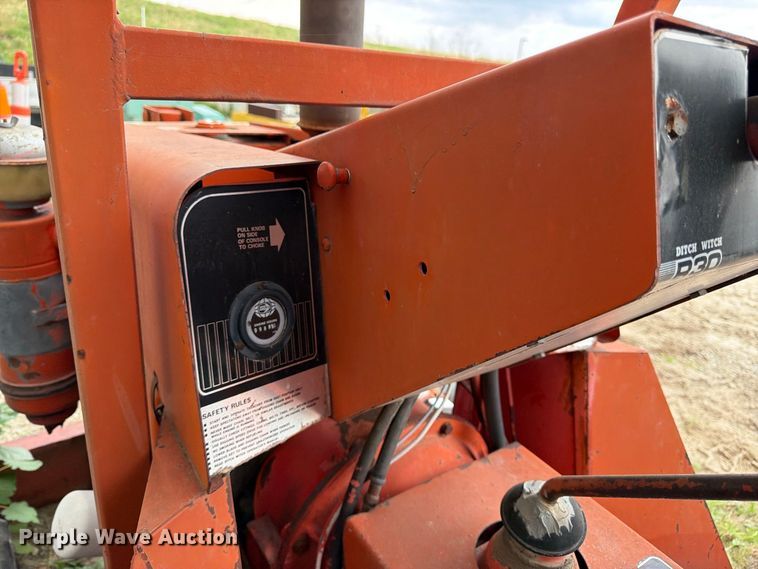 image for item EW5188 Ditch Witch R30 trencher