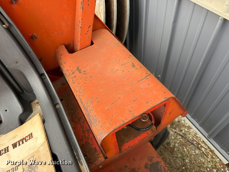 image for item EW5188 Ditch Witch R30 trencher