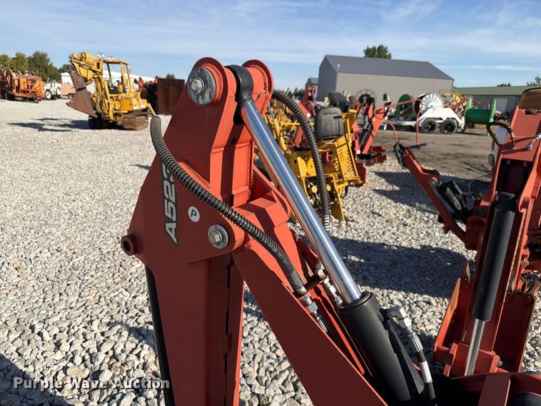 image for item EX4641 2013 Ditch Witch A523 backhoe attachment