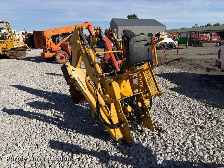 image for item EX4643 2018 Vermeer B550 backhoe attachment