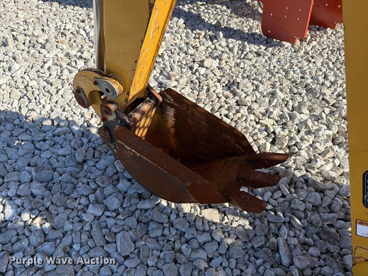 image for item EX4643 2018 Vermeer B550 backhoe attachment