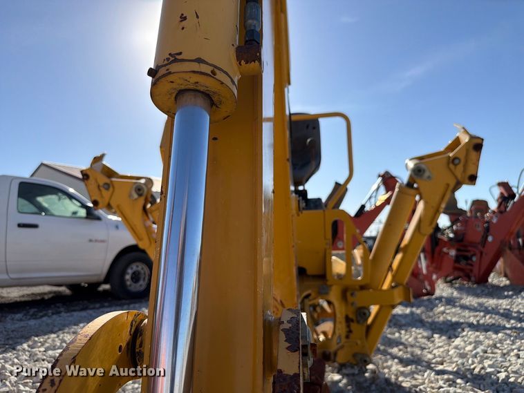 image for item EX4643 2018 Vermeer B550 backhoe attachment