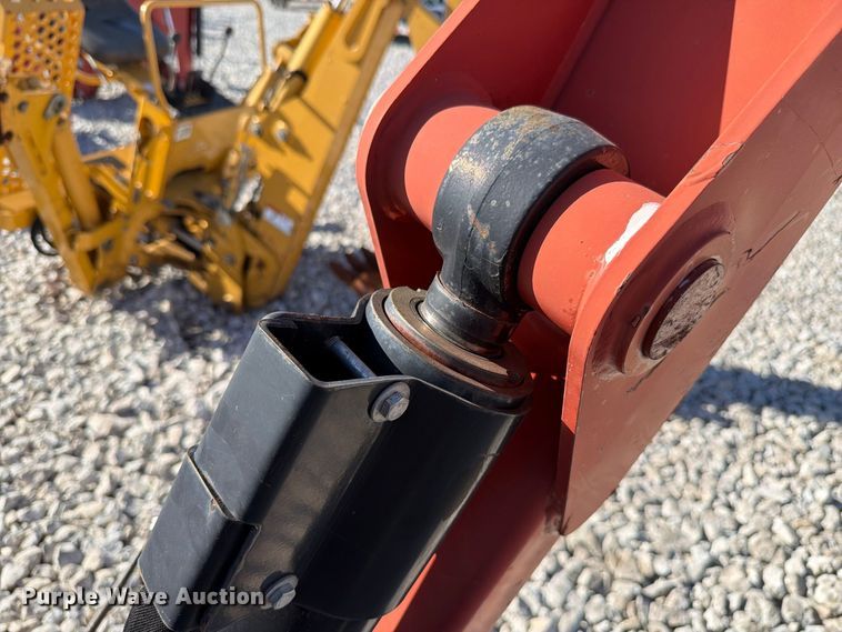 image for item EX4644 2018 Ditch Witch BH120 backhoe attachment