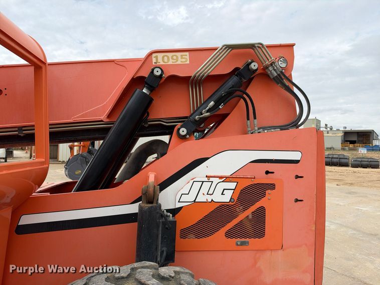 image for item FC0467 2014 Skytrak 6042 telehandler