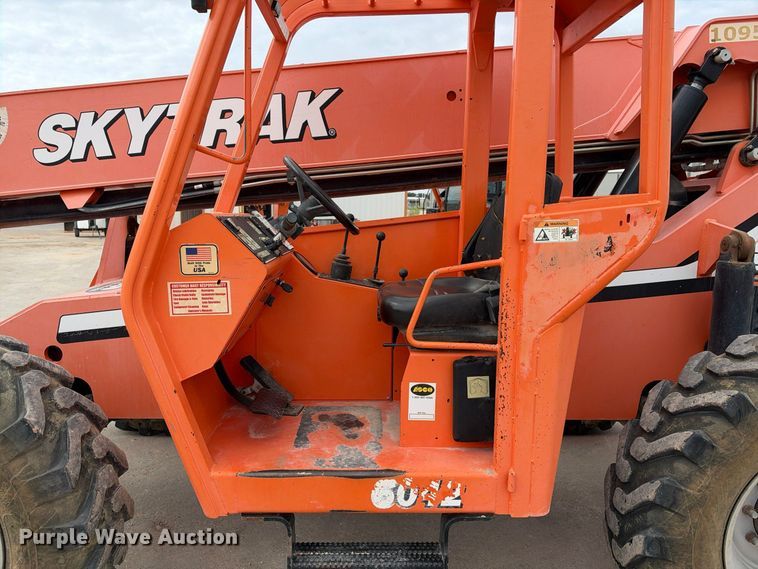 image for item FC0467 2014 Skytrak 6042 telehandler