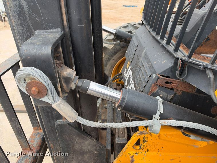 image for item FC0468 JCB 940 forklift