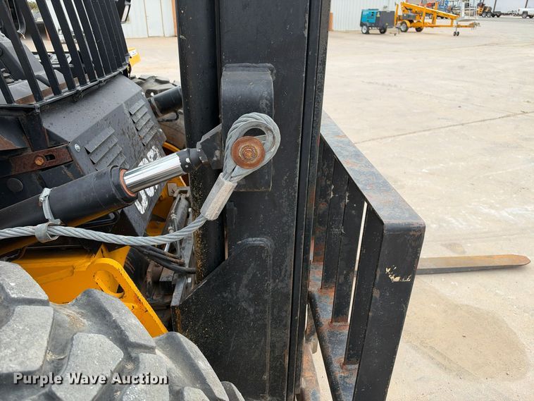image for item FC0468 JCB 940 forklift