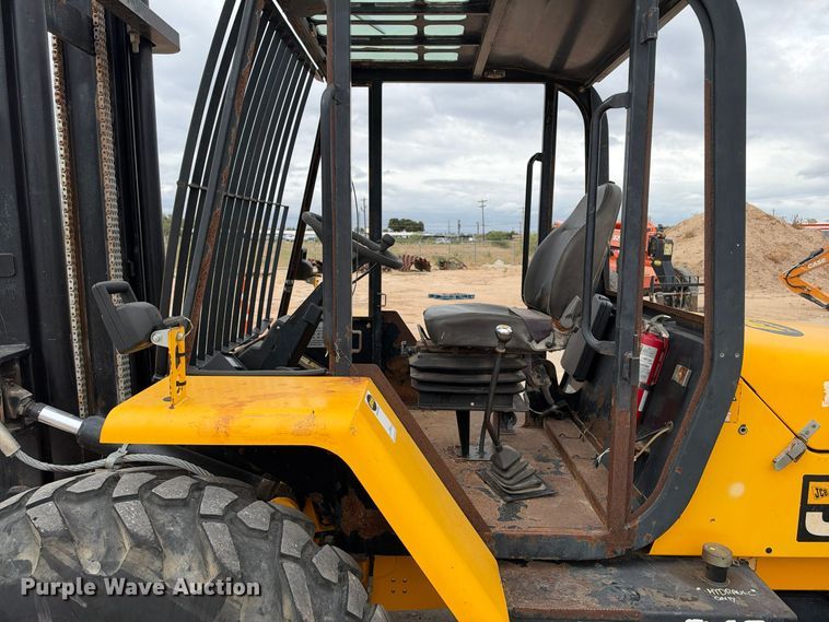 image for item FC0468 JCB 940 forklift