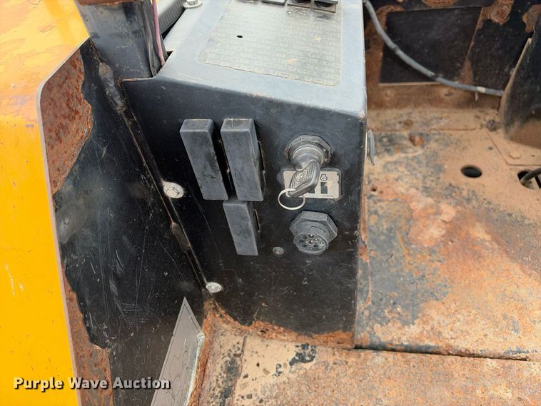 image for item FC0468 JCB 940 forklift
