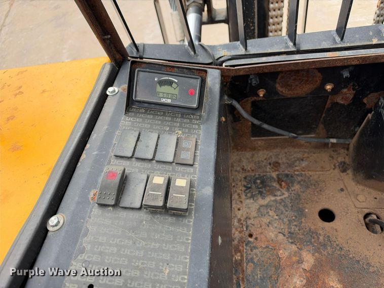 image for item FC0468 JCB 940 forklift