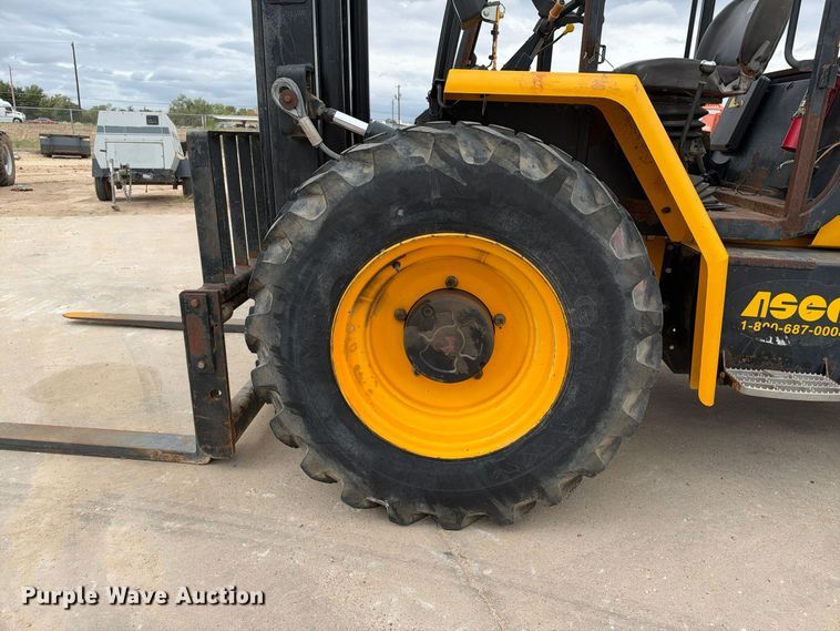 image for item FC0468 JCB 940 forklift
