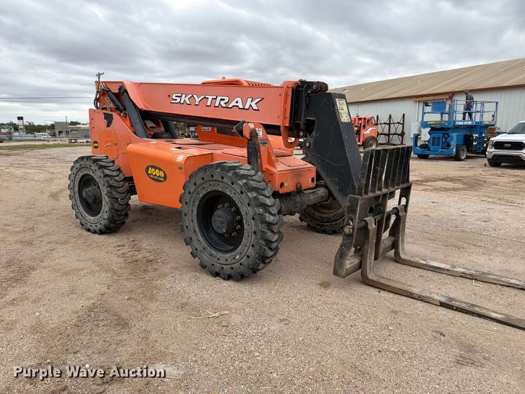 image for item FC0470 2015 Skytrak 8042T4F telehandler