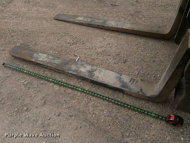 image for item FC0470 2015 Skytrak 8042T4F telehandler