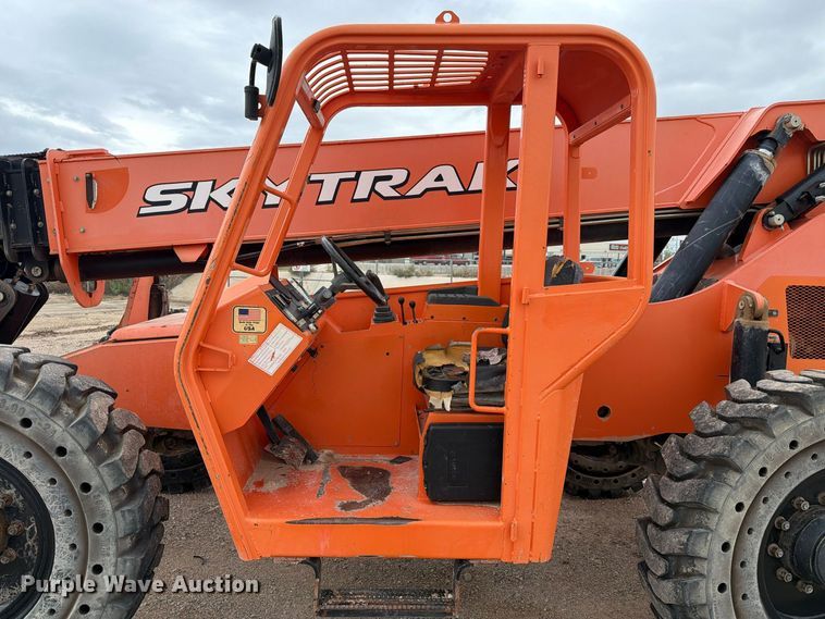 image for item FC0470 2015 Skytrak 8042T4F telehandler