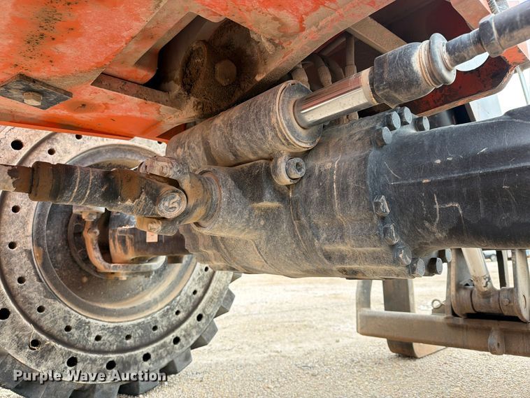 image for item FC0470 2015 Skytrak 8042T4F telehandler