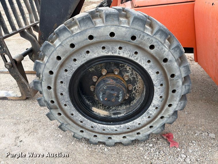 image for item FC0470 2015 Skytrak 8042T4F telehandler