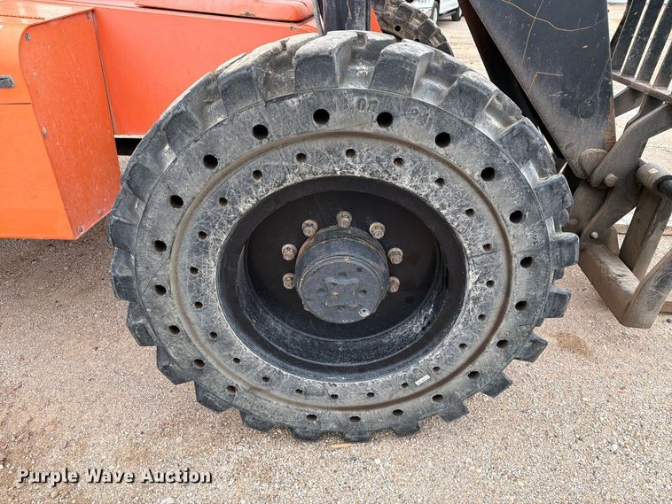 image for item FC0470 2015 Skytrak 8042T4F telehandler