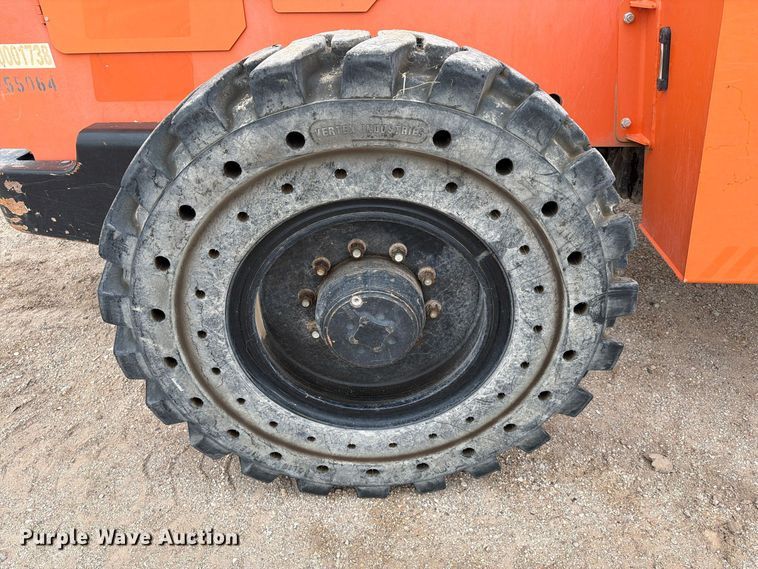 image for item FC0470 2015 Skytrak 8042T4F telehandler