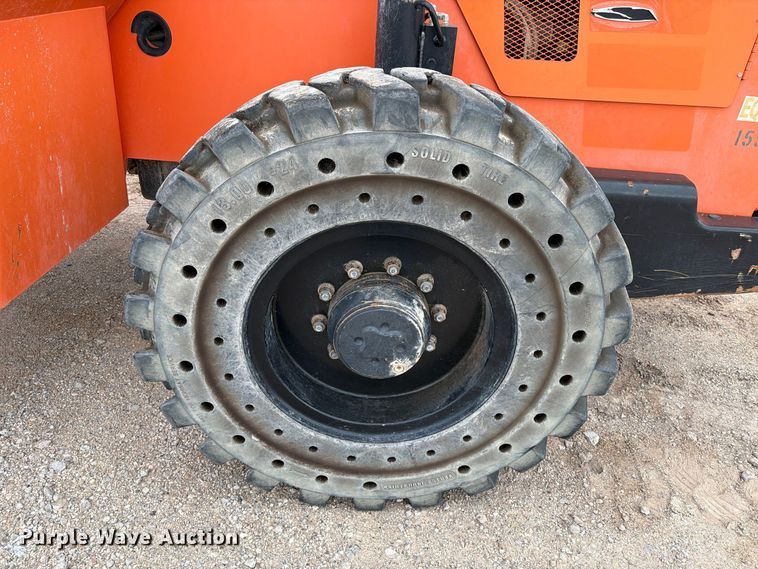 image for item FC0470 2015 Skytrak 8042T4F telehandler