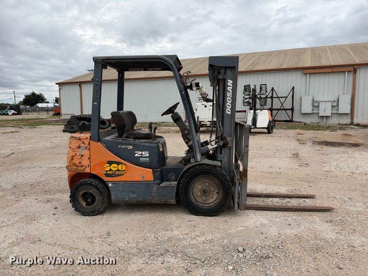 image for item FC0472 Doosan G25P-5 forklift