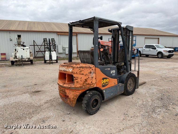image for item FC0472 Doosan G25P-5 forklift