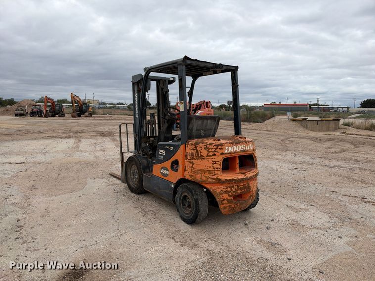 image for item FC0472 Doosan G25P-5 forklift