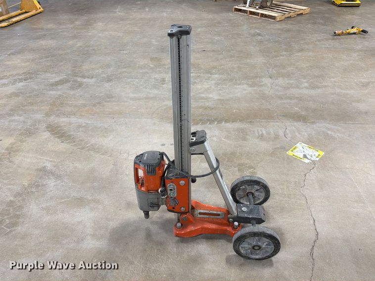 image for item FC0476 2013 Husqvarna DS 450 core drill