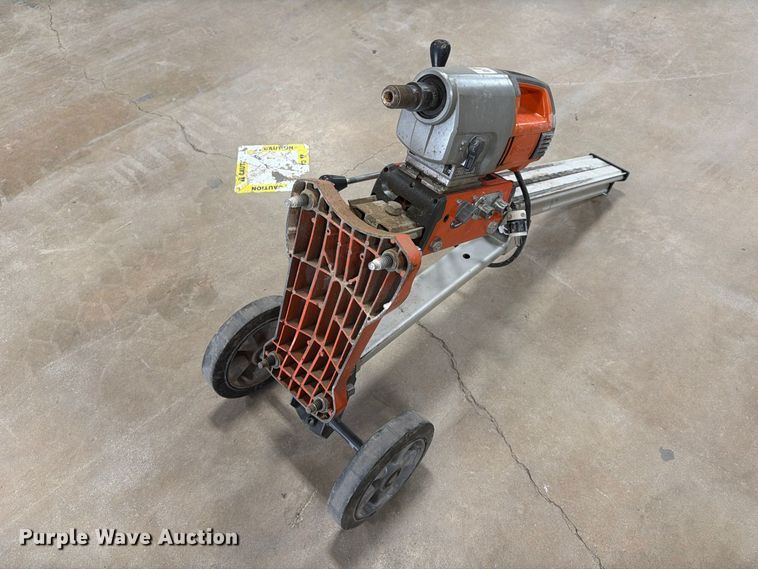 image for item FC0476 2013 Husqvarna DS 450 core drill