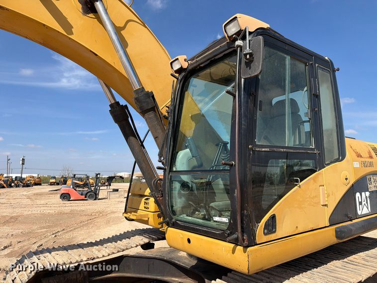 image for item FC0485 2007 Caterpillar 320D excavator