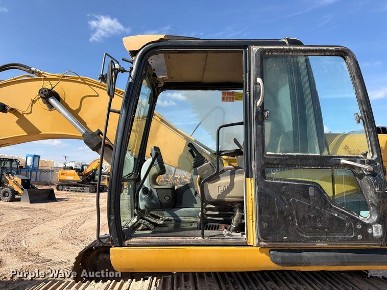image for item FC0485 2007 Caterpillar 320D excavator