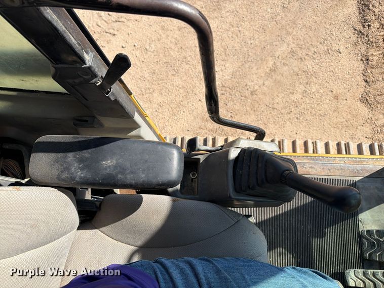 image for item FC0485 2007 Caterpillar 320D excavator