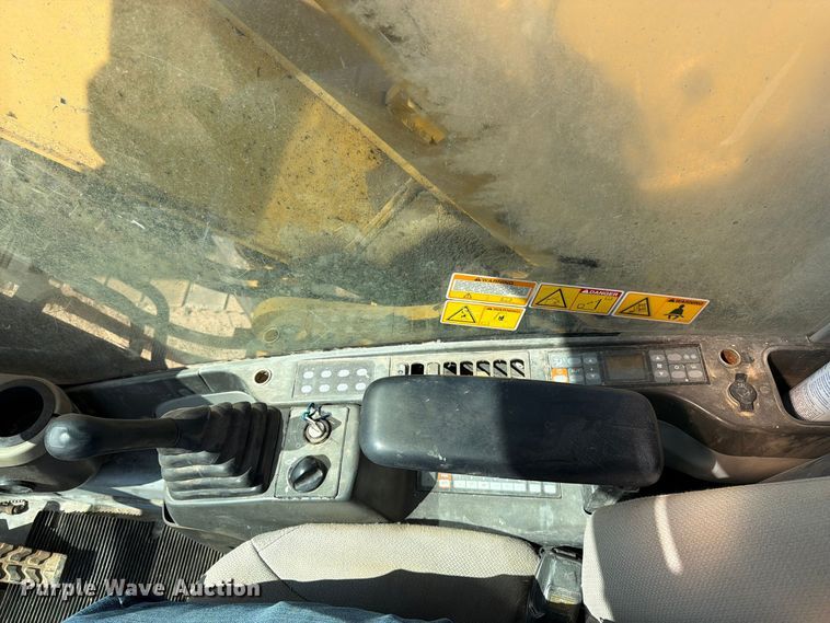 image for item FC0485 2007 Caterpillar 320D excavator