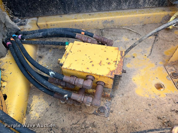 image for item FC0485 2007 Caterpillar 320D excavator