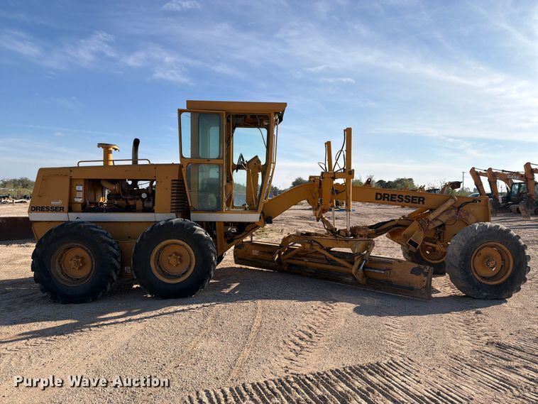 image for item FC0486 Dresser motor grader