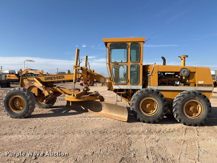 image for item FC0486 Dresser motor grader