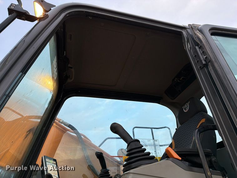 image for item FC0487 2023 Case CX260E Hydraulic excavator
