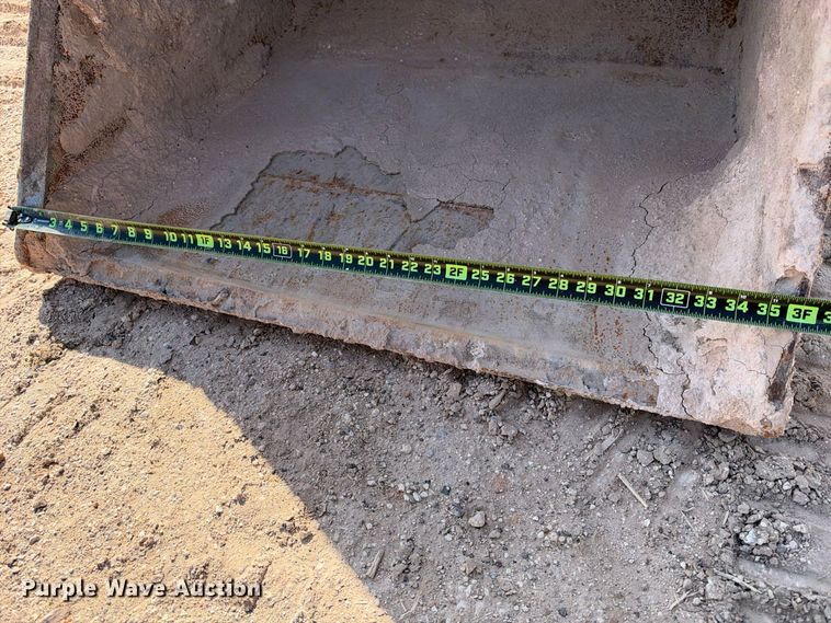 image for item FC0490 Case CX140E excavator