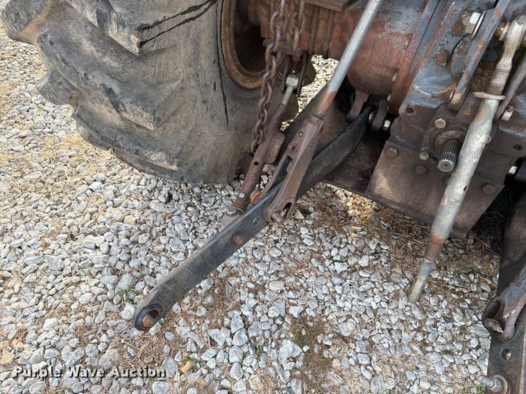 image for item FG0847 2000 New Holland TS110 MFWD tractor