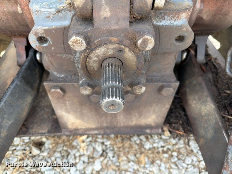 image for item FG0847 2000 New Holland TS110 MFWD tractor