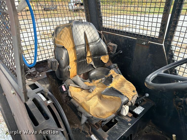image for item FG0847 2000 New Holland TS110 MFWD tractor