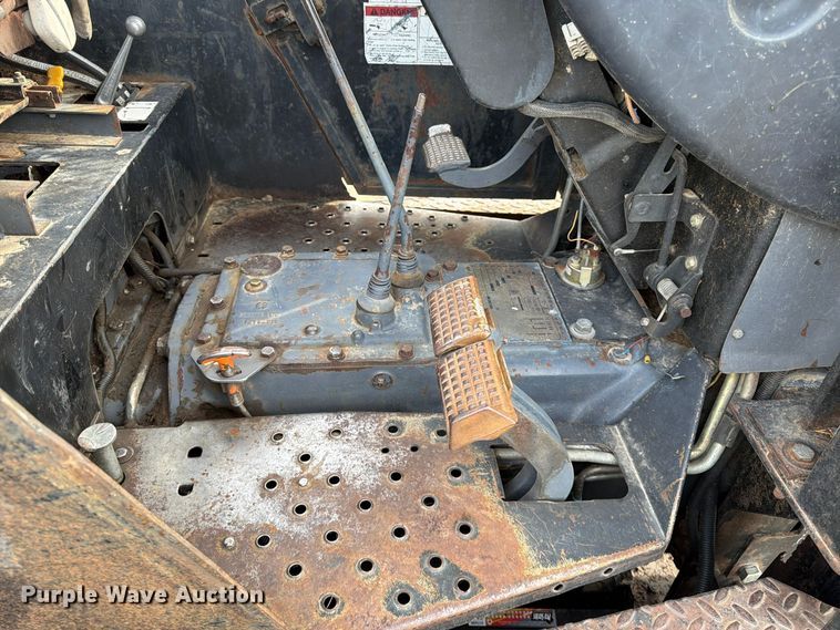 image for item FG0847 2000 New Holland TS110 MFWD tractor