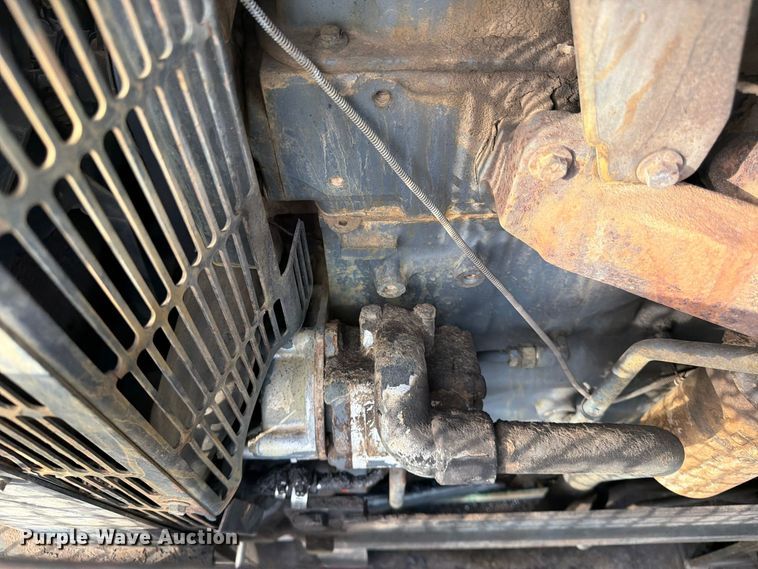 image for item FG0847 2000 New Holland TS110 MFWD tractor