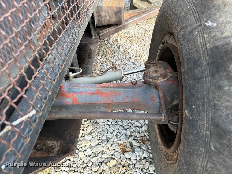 image for item FG0847 2000 New Holland TS110 MFWD tractor