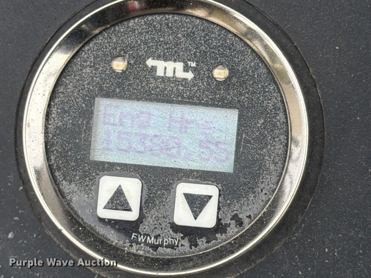image for item FG0851 2005 Roadtec SB-2500C material transfer vehicle