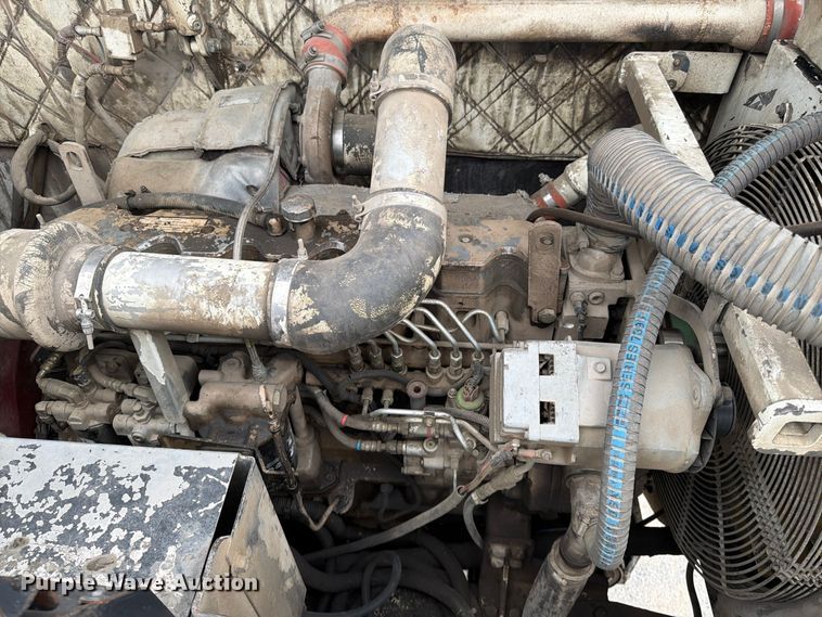 image for item FG0851 2005 Roadtec SB-2500C material transfer vehicle