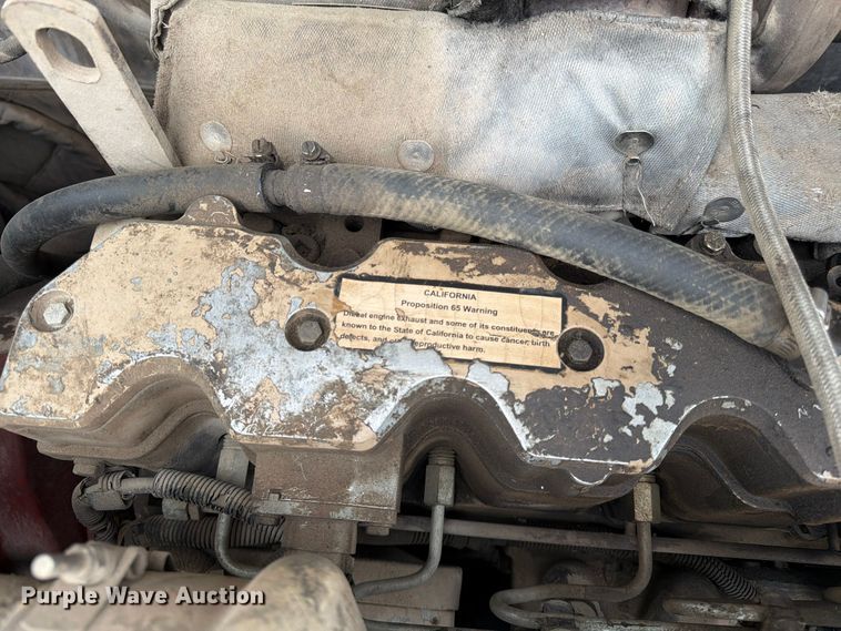 image for item FG0851 2005 Roadtec SB-2500C material transfer vehicle